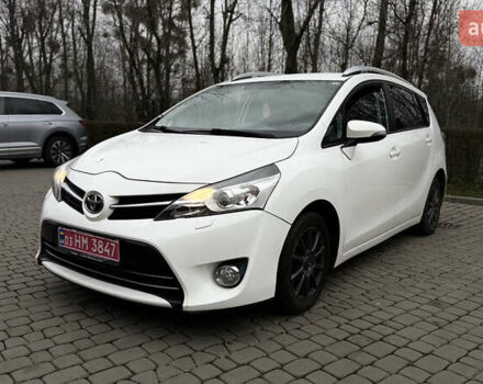 Белый Тойота Версо, объемом двигателя 1.6 л и пробегом 157 тыс. км за 10500 $, фото 1 на Automoto.ua