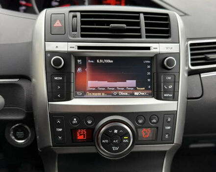 Бежевый Тойота Версо, объемом двигателя 1.6 л и пробегом 132 тыс. км за 11700 $, фото 38 на Automoto.ua