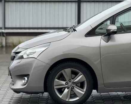 Бежевый Тойота Версо, объемом двигателя 1.6 л и пробегом 132 тыс. км за 11700 $, фото 14 на Automoto.ua