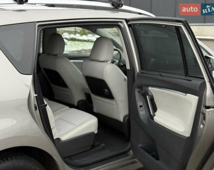 Бежевый Тойота Версо, объемом двигателя 1.6 л и пробегом 132 тыс. км за 11700 $, фото 53 на Automoto.ua