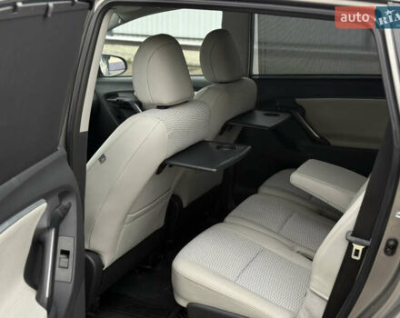 Бежевый Тойота Версо, объемом двигателя 1.6 л и пробегом 132 тыс. км за 11700 $, фото 58 на Automoto.ua