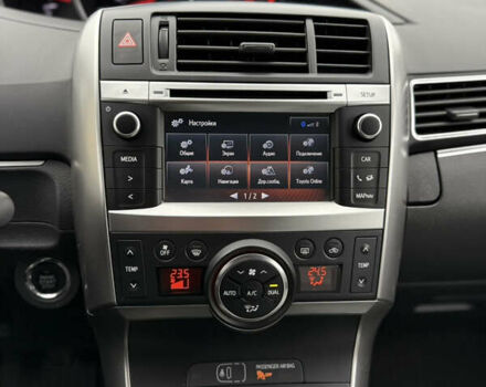 Бежевый Тойота Версо, объемом двигателя 1.6 л и пробегом 132 тыс. км за 11700 $, фото 41 на Automoto.ua