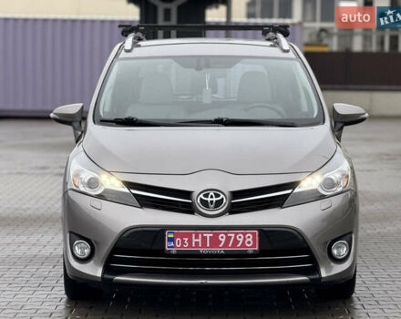 Бежевый Тойота Версо, объемом двигателя 1.6 л и пробегом 132 тыс. км за 11700 $, фото 1 на Automoto.ua