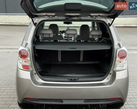 Бежевый Тойота Версо, объемом двигателя 1.6 л и пробегом 132 тыс. км за 11700 $, фото 59 на Automoto.ua