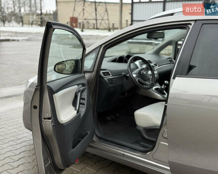 Бежевый Тойота Версо, объемом двигателя 1.6 л и пробегом 132 тыс. км за 11700 $, фото 27 на Automoto.ua
