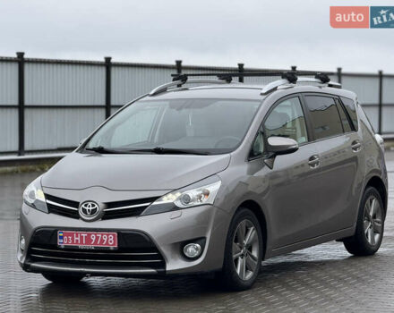 Бежевый Тойота Версо, объемом двигателя 1.6 л и пробегом 132 тыс. км за 11700 $, фото 8 на Automoto.ua
