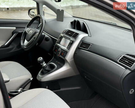 Бежевый Тойота Версо, объемом двигателя 1.6 л и пробегом 132 тыс. км за 11700 $, фото 49 на Automoto.ua