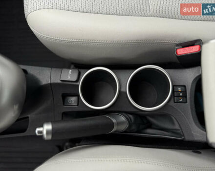 Бежевый Тойота Версо, объемом двигателя 1.6 л и пробегом 132 тыс. км за 11700 $, фото 44 на Automoto.ua