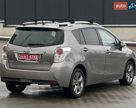 Бежевый Тойота Версо, объемом двигателя 1.6 л и пробегом 132 тыс. км за 11700 $, фото 4 на Automoto.ua