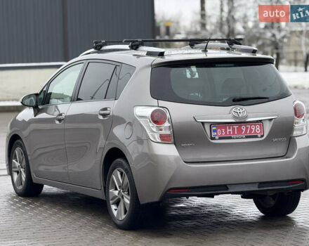 Бежевый Тойота Версо, объемом двигателя 1.6 л и пробегом 132 тыс. км за 11700 $, фото 6 на Automoto.ua