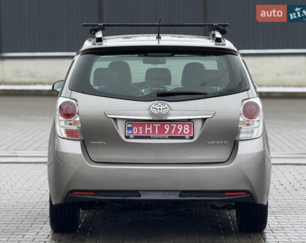 Бежевый Тойота Версо, объемом двигателя 1.6 л и пробегом 132 тыс. км за 11700 $, фото 5 на Automoto.ua