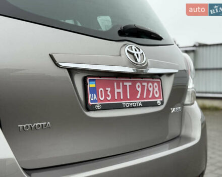 Бежевый Тойота Версо, объемом двигателя 1.6 л и пробегом 132 тыс. км за 11700 $, фото 24 на Automoto.ua