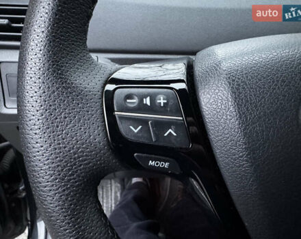 Чорний Тойота Версо, об'ємом двигуна 2 л та пробігом 208 тис. км за 8500 $, фото 25 на Automoto.ua