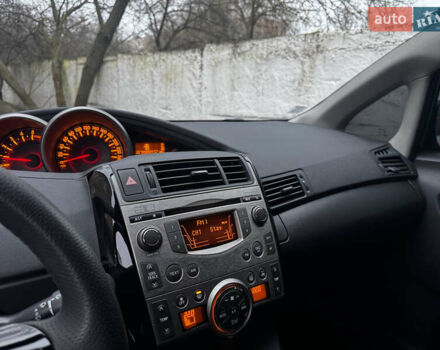 Чорний Тойота Версо, об'ємом двигуна 2 л та пробігом 208 тис. км за 8500 $, фото 22 на Automoto.ua