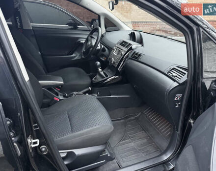 Чорний Тойота Версо, об'ємом двигуна 2 л та пробігом 208 тис. км за 8500 $, фото 20 на Automoto.ua