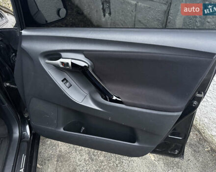 Чорний Тойота Версо, об'ємом двигуна 2 л та пробігом 208 тис. км за 8500 $, фото 19 на Automoto.ua