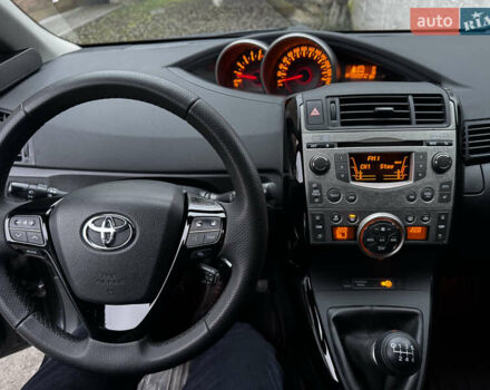 Чорний Тойота Версо, об'ємом двигуна 2 л та пробігом 208 тис. км за 8500 $, фото 21 на Automoto.ua