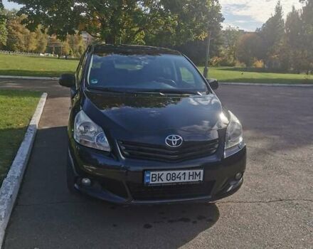 Черный Тойота Версо, объемом двигателя 2.2 л и пробегом 246 тыс. км за 9500 $, фото 2 на Automoto.ua