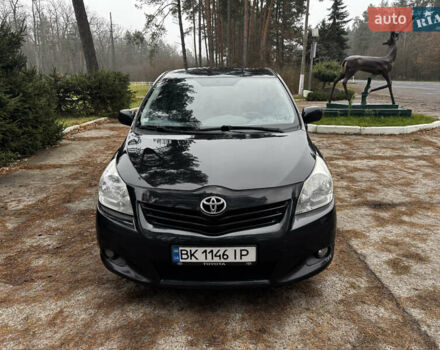 Чорний Тойота Версо, об'ємом двигуна 2 л та пробігом 208 тис. км за 8500 $, фото 1 на Automoto.ua