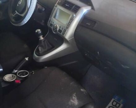 Черный Тойота Версо, объемом двигателя 2.2 л и пробегом 224 тыс. км за 5000 $, фото 1 на Automoto.ua