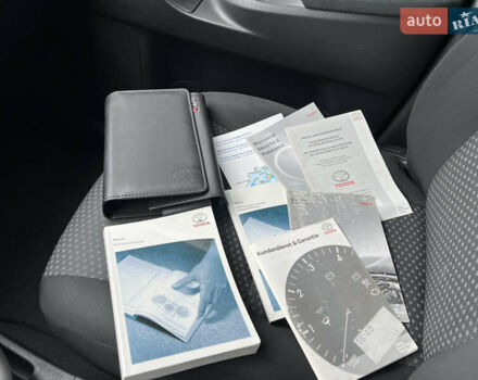 Чорний Тойота Версо, об'ємом двигуна 1.8 л та пробігом 206 тис. км за 11900 $, фото 2 на Automoto.ua