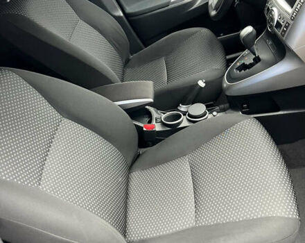 Чорний Тойота Версо, об'ємом двигуна 1.8 л та пробігом 206 тис. км за 11900 $, фото 20 на Automoto.ua