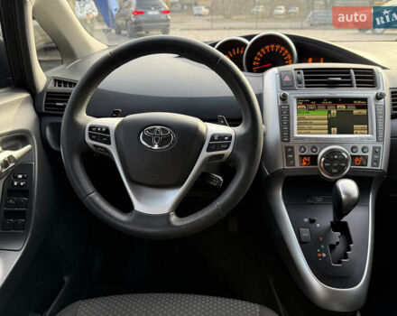 Чорний Тойота Версо, об'ємом двигуна 1.8 л та пробігом 208 тис. км за 11900 $, фото 6 на Automoto.ua