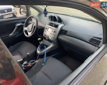 Чорний Тойота Версо, об'ємом двигуна 2 л та пробігом 280 тис. км за 8400 $, фото 6 на Automoto.ua