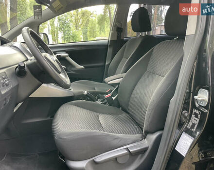 Черный Тойота Версо, объемом двигателя 2.23 л и пробегом 335 тыс. км за 8500 $, фото 16 на Automoto.ua