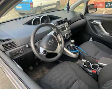 Чорний Тойота Версо, об'ємом двигуна 2 л та пробігом 280 тис. км за 8400 $, фото 7 на Automoto.ua