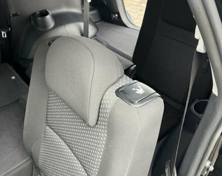 Чорний Тойота Версо, об'ємом двигуна 1.8 л та пробігом 206 тис. км за 11900 $, фото 32 на Automoto.ua