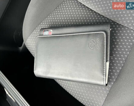 Чорний Тойота Версо, об'ємом двигуна 1.8 л та пробігом 206 тис. км за 11900 $, фото 5 на Automoto.ua