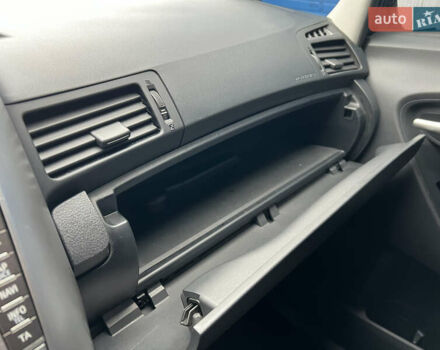 Чорний Тойота Версо, об'ємом двигуна 1.8 л та пробігом 206 тис. км за 11900 $, фото 6 на Automoto.ua