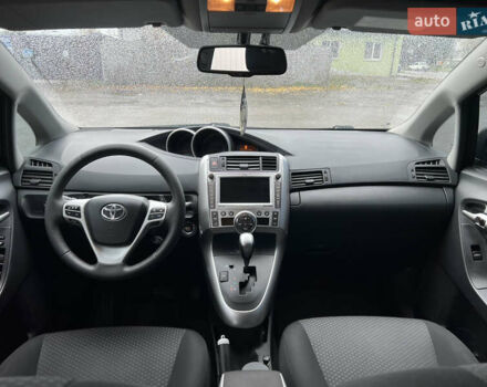 Чорний Тойота Версо, об'ємом двигуна 1.8 л та пробігом 206 тис. км за 11900 $, фото 27 на Automoto.ua