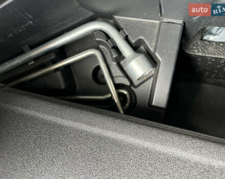 Чорний Тойота Версо, об'ємом двигуна 1.8 л та пробігом 206 тис. км за 11900 $, фото 35 на Automoto.ua