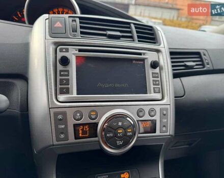 Черный Тойота Версо, объемом двигателя 2 л и пробегом 278 тыс. км за 9490 $, фото 15 на Automoto.ua