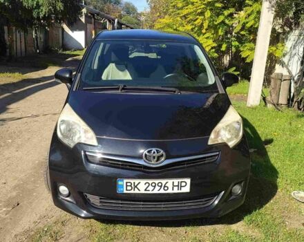 Черный Тойота Версо, объемом двигателя 1.3 л и пробегом 294 тыс. км за 6500 $, фото 2 на Automoto.ua