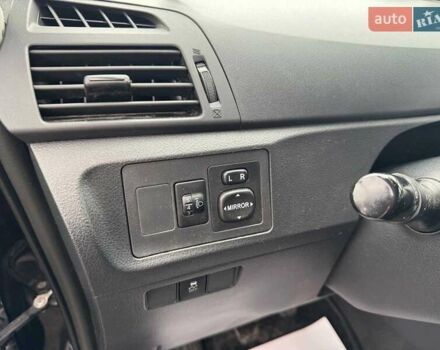 Черный Тойота Версо, объемом двигателя 2 л и пробегом 278 тыс. км за 9490 $, фото 10 на Automoto.ua