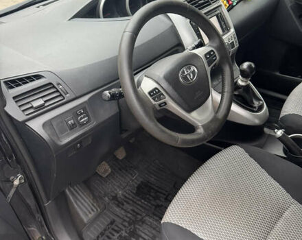 Черный Тойота Версо, объемом двигателя 2 л и пробегом 235 тыс. км за 8000 $, фото 8 на Automoto.ua