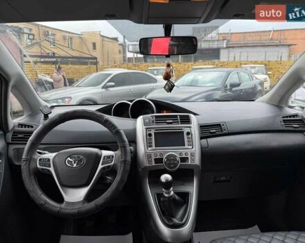 Черный Тойота Версо, объемом двигателя 2 л и пробегом 278 тыс. км за 9490 $, фото 8 на Automoto.ua