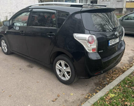 Черный Тойота Версо, объемом двигателя 2 л и пробегом 235 тыс. км за 8000 $, фото 1 на Automoto.ua