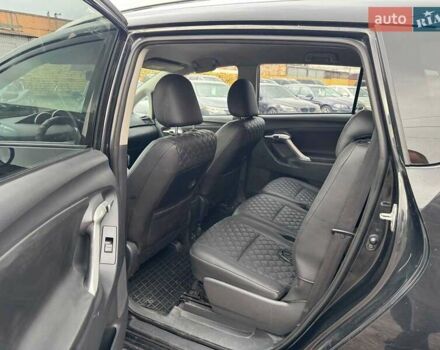 Черный Тойота Версо, объемом двигателя 2 л и пробегом 278 тыс. км за 9490 $, фото 4 на Automoto.ua