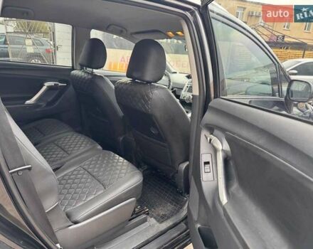 Черный Тойота Версо, объемом двигателя 2 л и пробегом 278 тыс. км за 9490 $, фото 5 на Automoto.ua