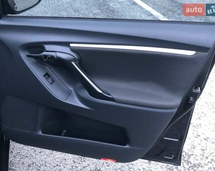 Чорний Тойота Версо, об'ємом двигуна 1.8 л та пробігом 181 тис. км за 10900 $, фото 6 на Automoto.ua