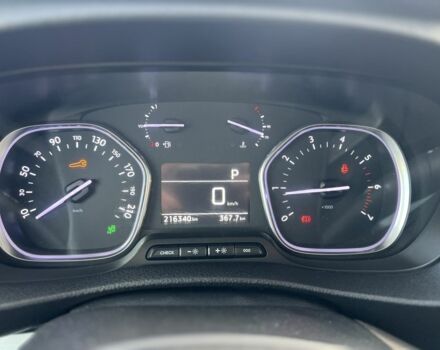 Чорний Тойота Версо, об'ємом двигуна 2 л та пробігом 215 тис. км за 25800 $, фото 13 на Automoto.ua