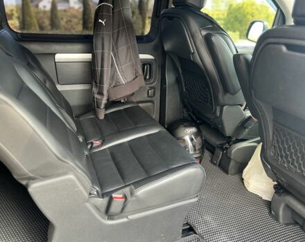 Чорний Тойота Версо, об'ємом двигуна 2 л та пробігом 215 тис. км за 25800 $, фото 17 на Automoto.ua