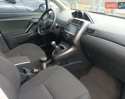 Чорний Тойота Версо, об'ємом двигуна 1.8 л та пробігом 180 тис. км за 10900 $, фото 7 на Automoto.ua