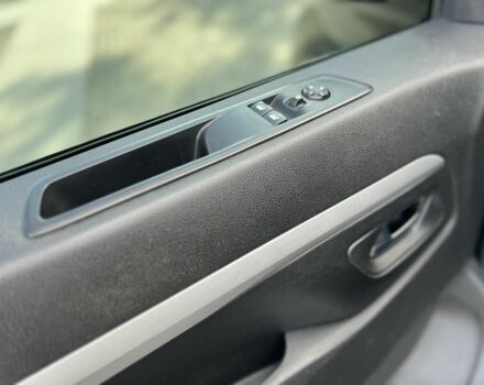 Чорний Тойота Версо, об'ємом двигуна 2 л та пробігом 215 тис. км за 25800 $, фото 11 на Automoto.ua