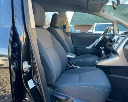 Черный Тойота Версо, объемом двигателя 2 л и пробегом 232 тыс. км за 8999 $, фото 16 на Automoto.ua