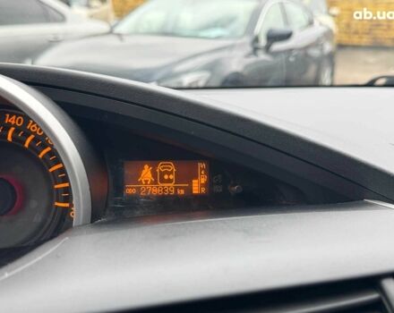 Черный Тойота Версо, объемом двигателя 2 л и пробегом 278 тыс. км за 9490 $, фото 14 на Automoto.ua